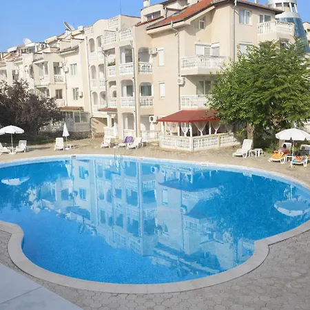 Апартаменты Sunny Bravo 3 - 2br Pool View