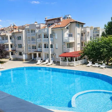 Sunny Bravo 3 - 2br Pool View Апартаменты
